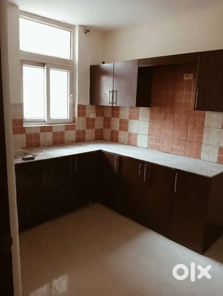 2bhk semi furnished flat in zirakpur