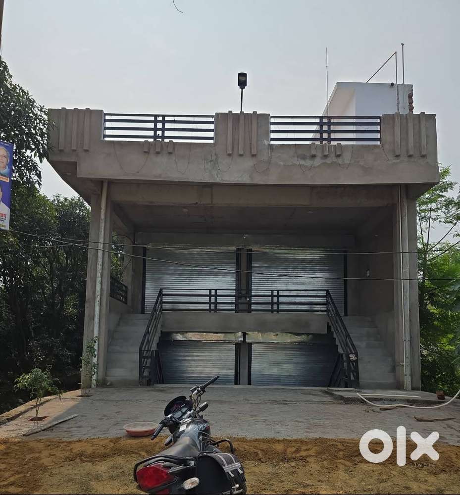 Ground Floor. Best for warehouse, office, banks or grocery stores.