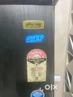 Fridge for sale  mint conditon  requires welding repair in foot rest
