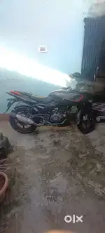 Pulsar 180f BS6 model with fresh new tyar