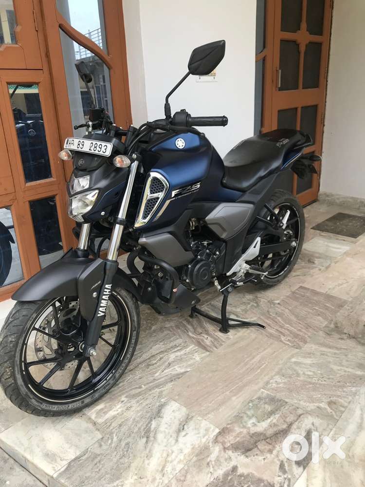 Yamaha FZS FI  149cc  Air cooled, 4-stroke, SOHC, 2-valve