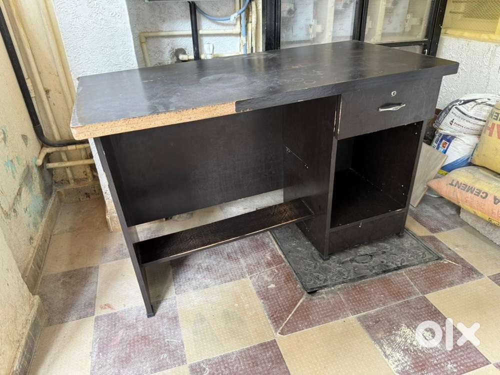 Computer table good in condition