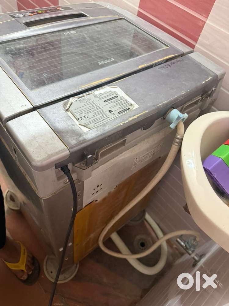 LG Top load 6.2 kg wahing machine.