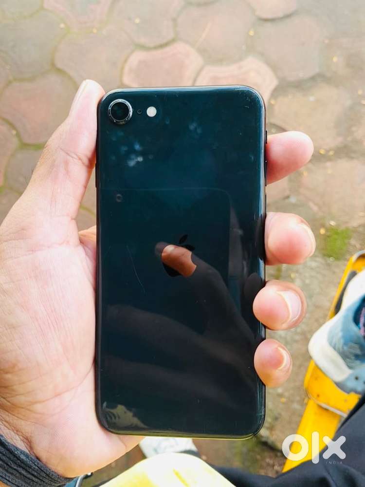 iPhone 8 bechna hai excellent Condition