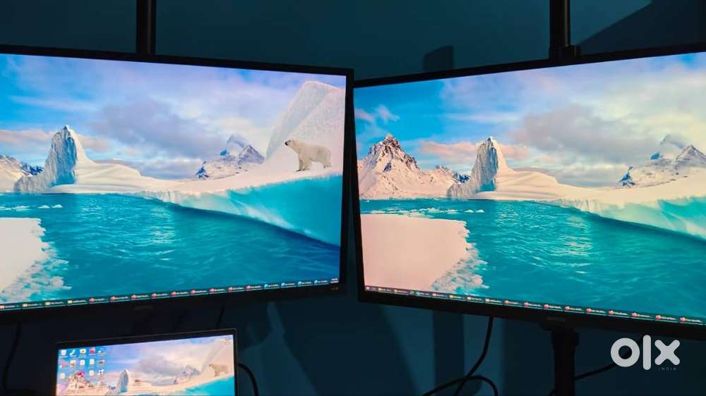 Benq 4k UHD 32 inch computer monitor with dual monitor stand