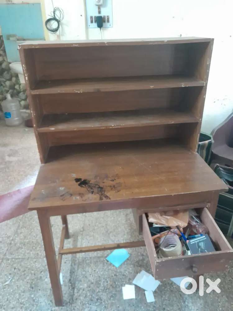 Wooden study table