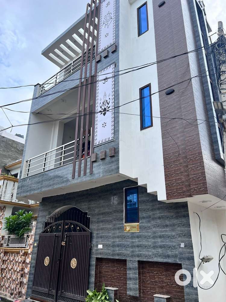 2BHK Flat for small Family (also female bachelor allowed)