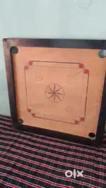 Carrom board