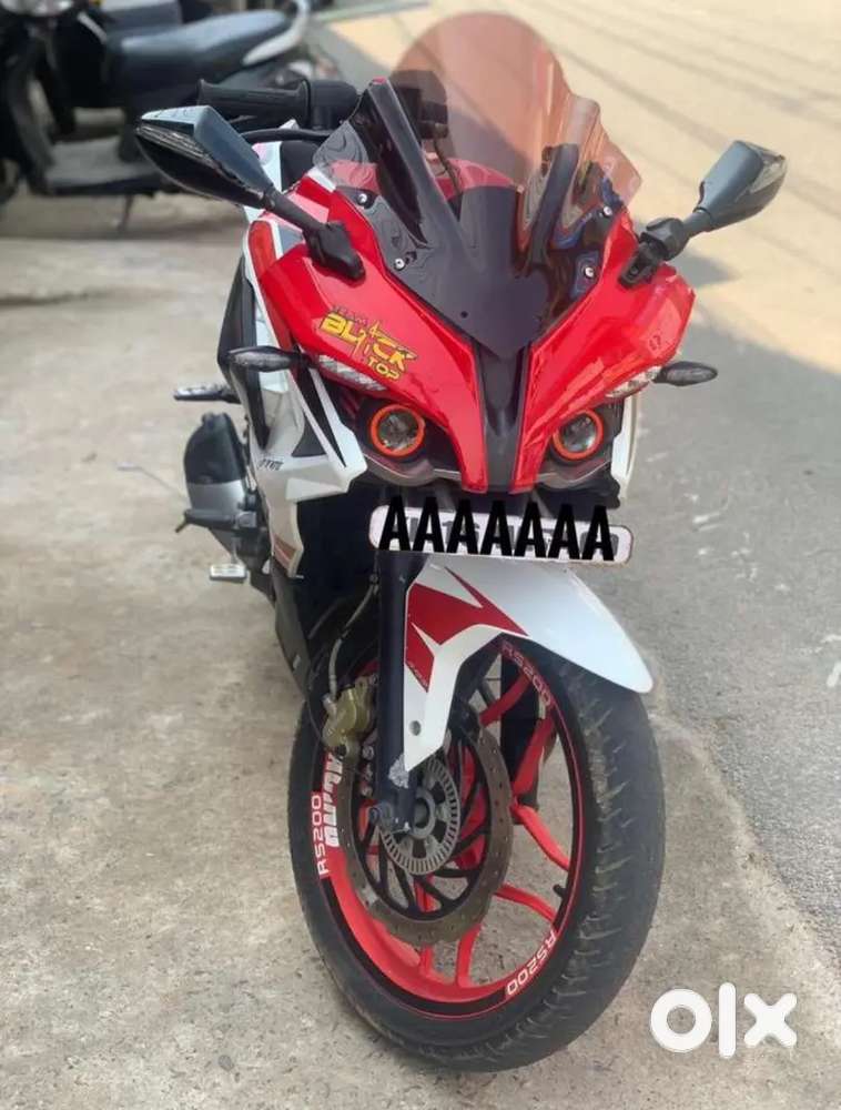 bajaj pulsar rs 200
