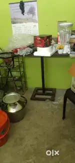 Cash counter and tea stand wi eating tablet