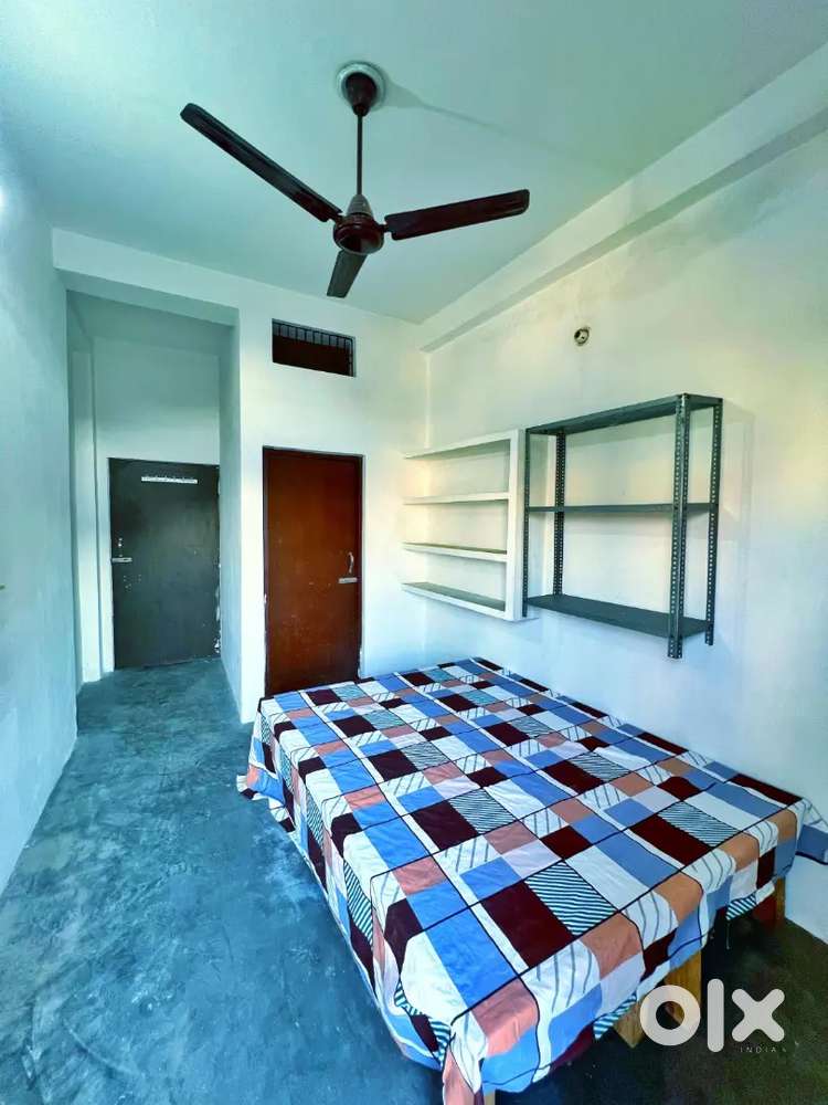 Indipendente Room at Lanka, BHU