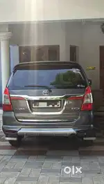 Toyota Innova 2.5 V 7 STR, 2011, Diesel