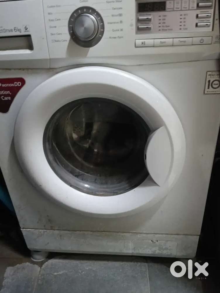 Offering working fully automatic LG make washing machine