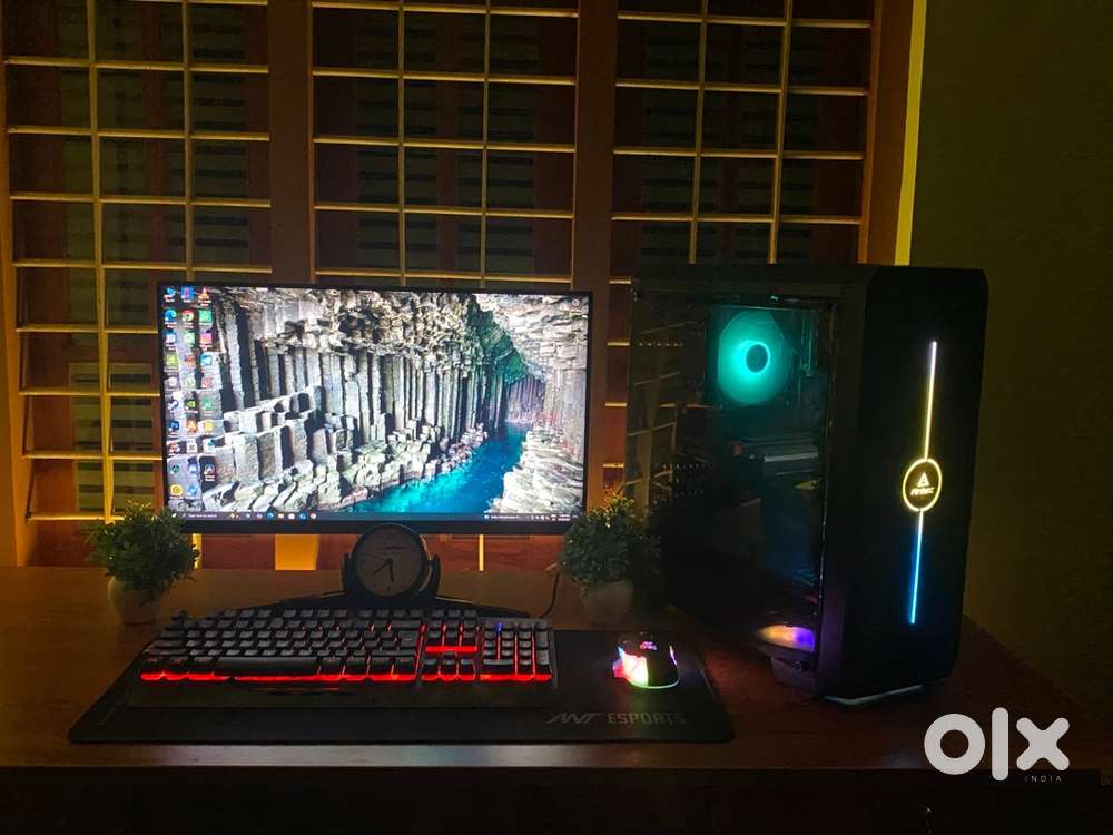 Pc under warrenty ( urgent sale,going abroad)