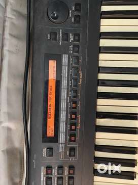 Roland XP-30 keyboard with Paddle