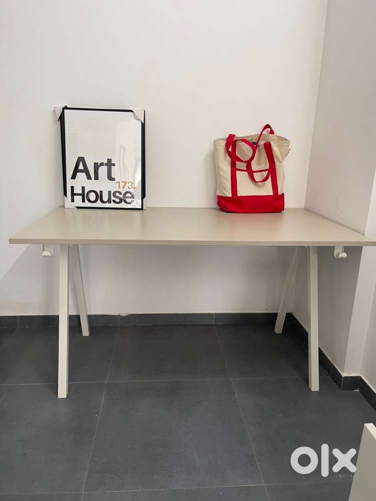 Ikea Table for Sale in excellent with metal legs & inbuilt hooks