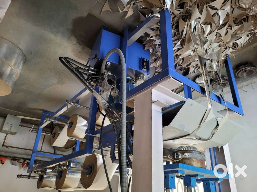 Disposable plate machine