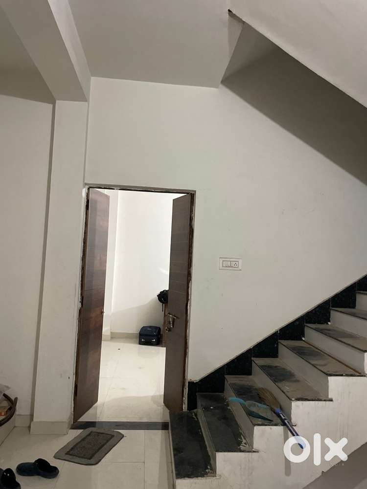 Room available near AIIMS 400 m opposite side gate number 6