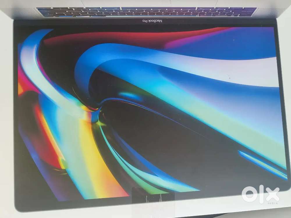MacBook pro M2 2022 model A2338 16GB+512GB