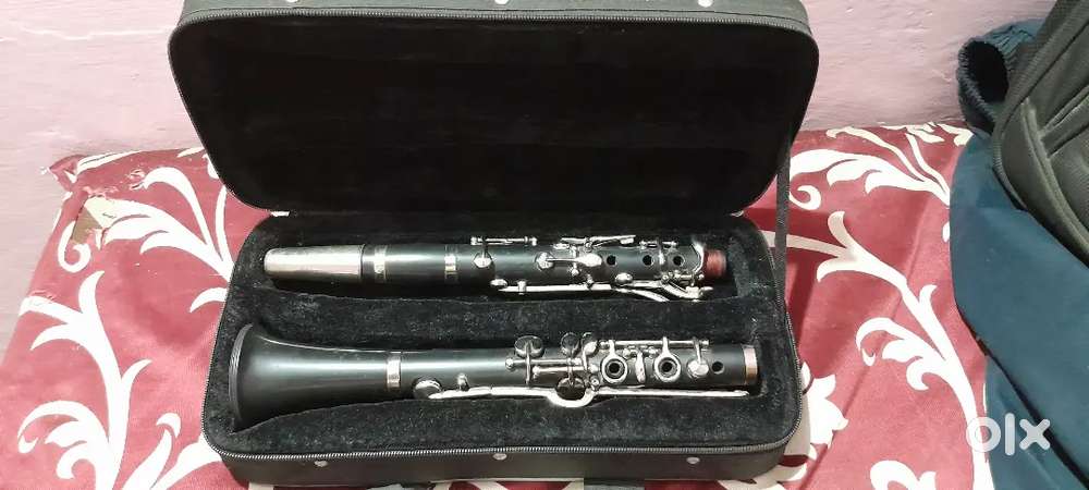 Clarinet WITH HARD CASE