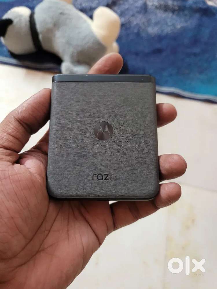 Moto Razr 40 (5G) 256GB With Bill Box