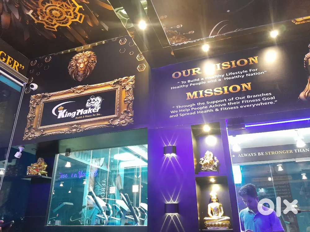 Gym personal trainer female/male