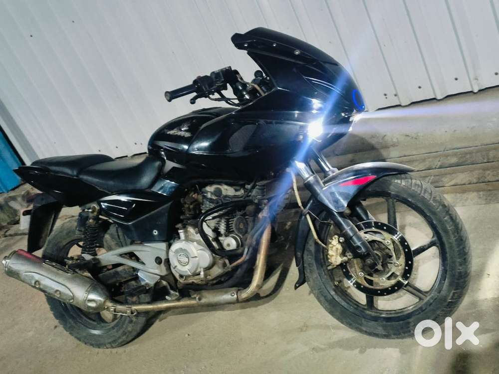 Pulsar 220