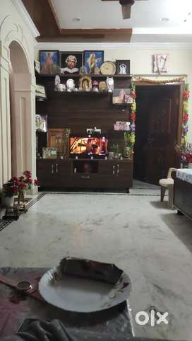 Lady roommate only urgent people only contact me As soon As Possible