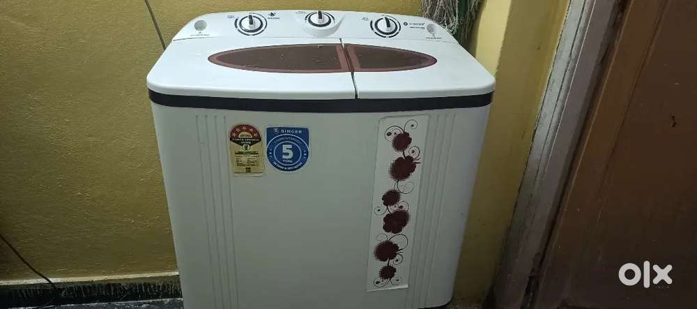 Semi automatic washing machine (singer)