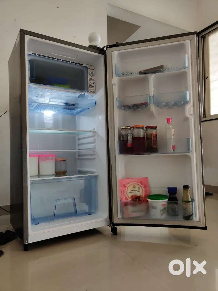 Only 1 year used SAMSUNG fridge - Well maintained, works perfectly.