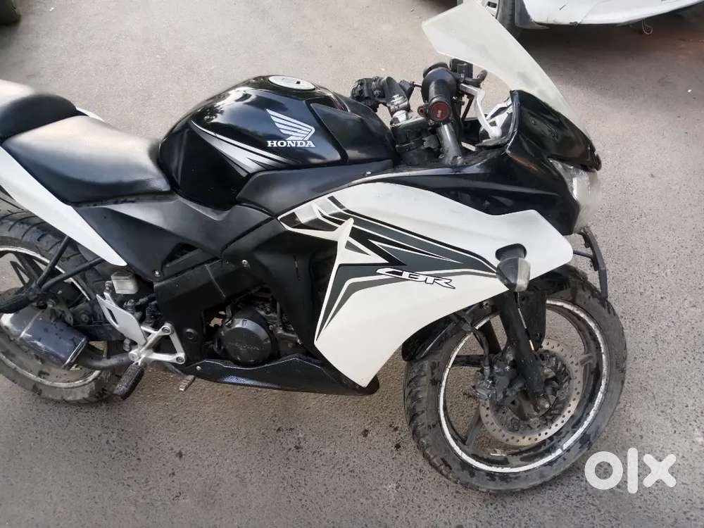 Black & white 150 cc