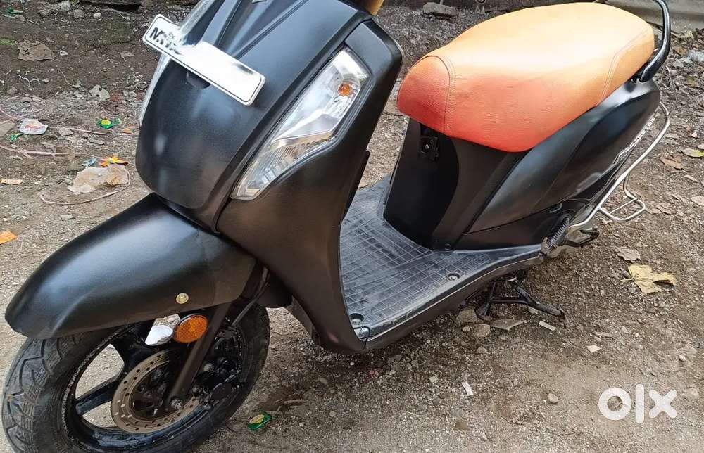 suzuki access 125 top variant (disc ,alloy , USB port)