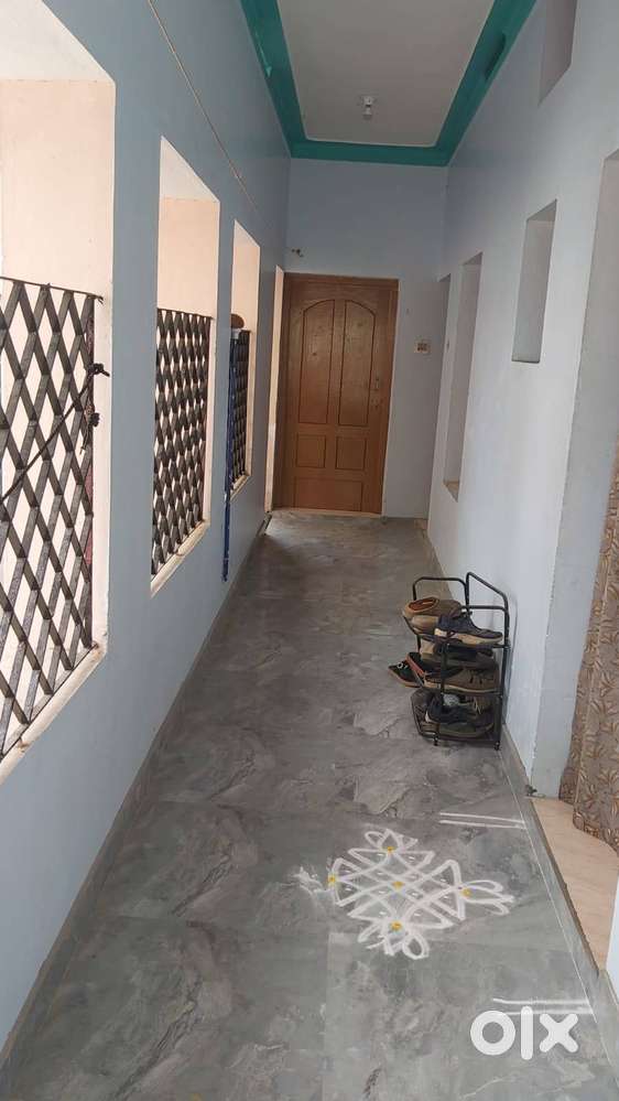 2BHK for rent very close to Market