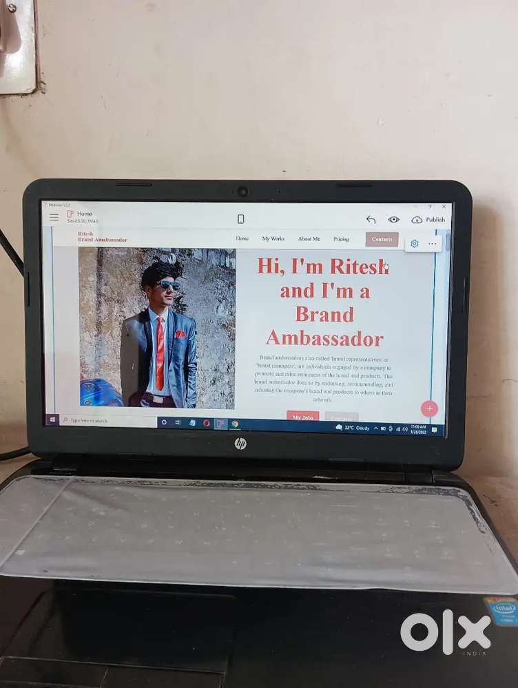 I'm selling my hp laptop with charger