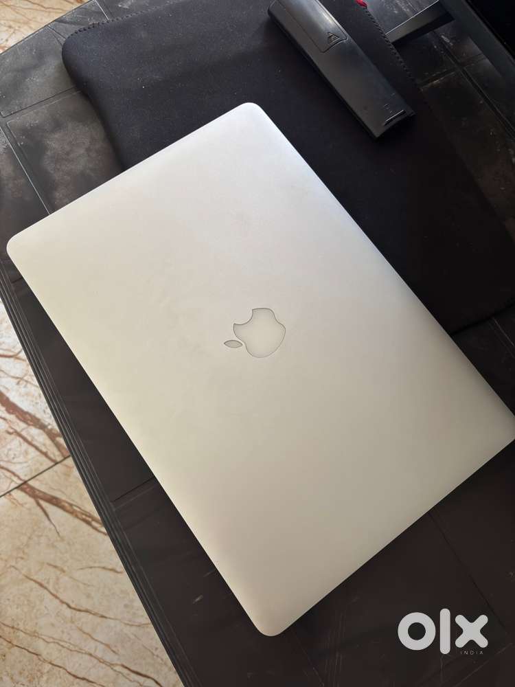 Macbook Pro 15 inch (512 GB SSD) Excellent condition