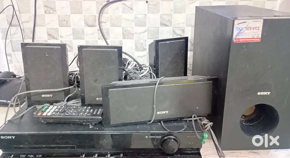 Sony  dvd home theatre MODEL (DAV -T2215)