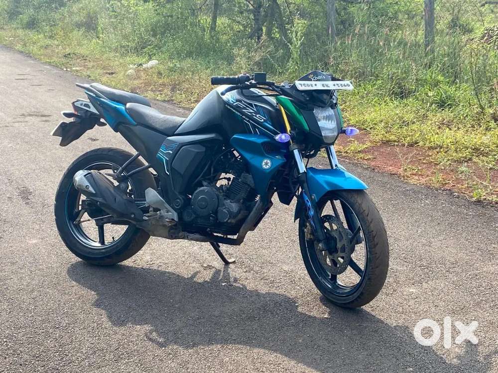 FZS V2 2015 model good condition recently ful service