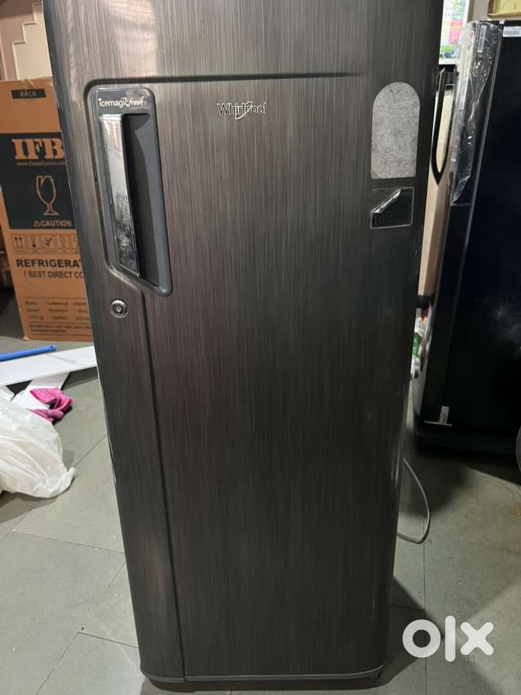 Selling good condition whirfool fridge