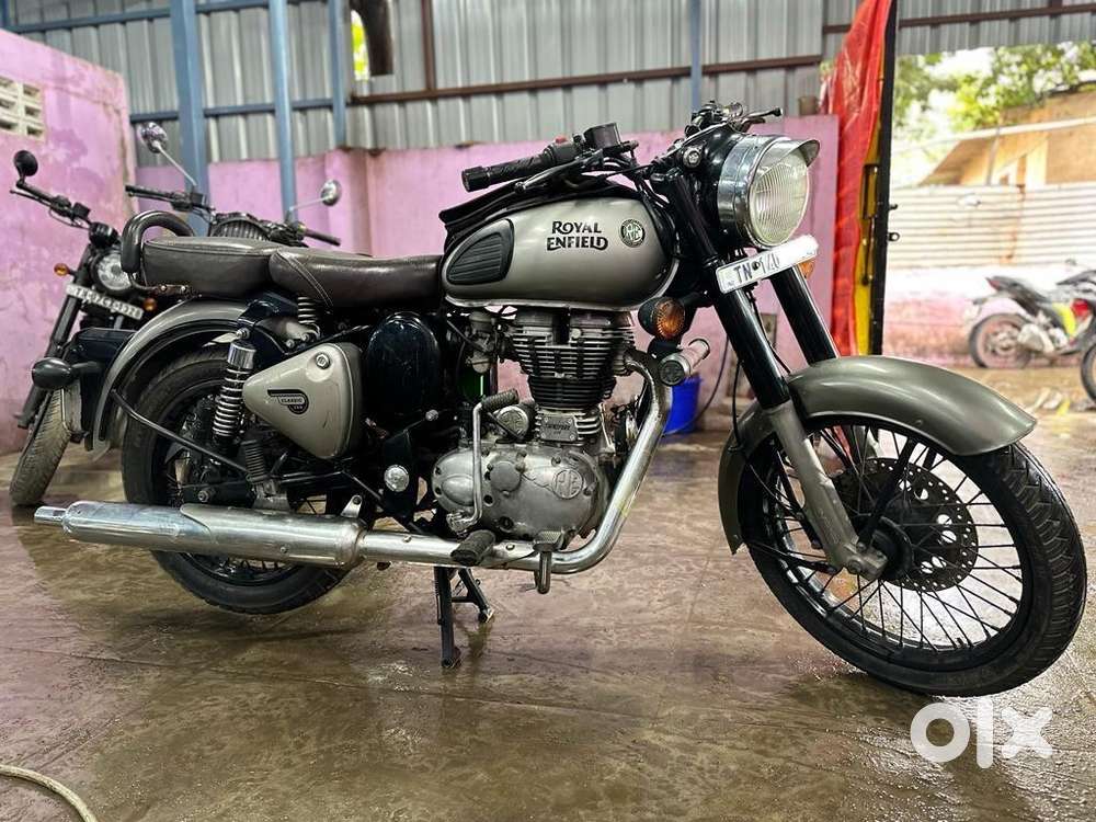 (EXCHANGE AVAILABLE)ROYAL ENFIELD CLASSIC GUN METAL 350 MINT CONDITION