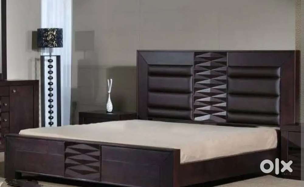 A very newly made 6'6 Bed with box and trolley of Shyam Kathal wood