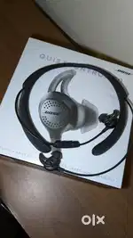 Bose Earphones QuietControl 30 in Excellent Condition.