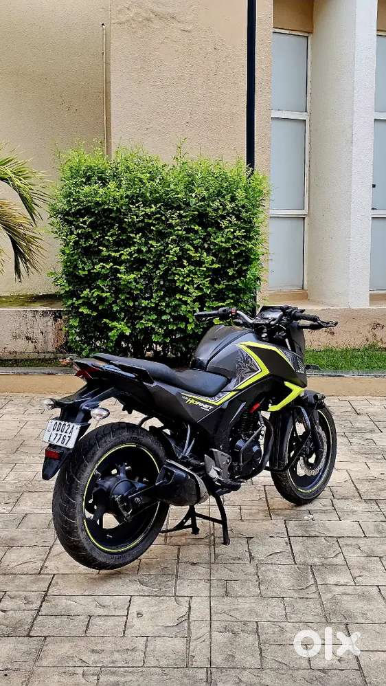 Honda Hornet 160R – Excellent Condition, Ready to Ride