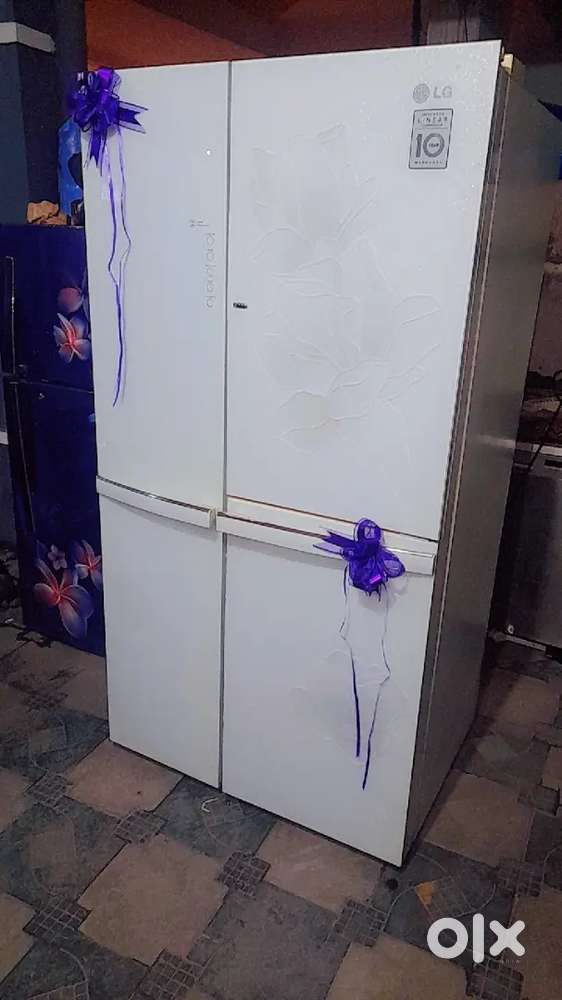LG  double door SIDE BY SIDE fridge available for sale MINT CONDITION.