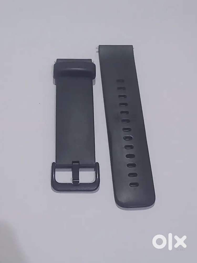 High-quality black silicon smartwatch strap in good condition.