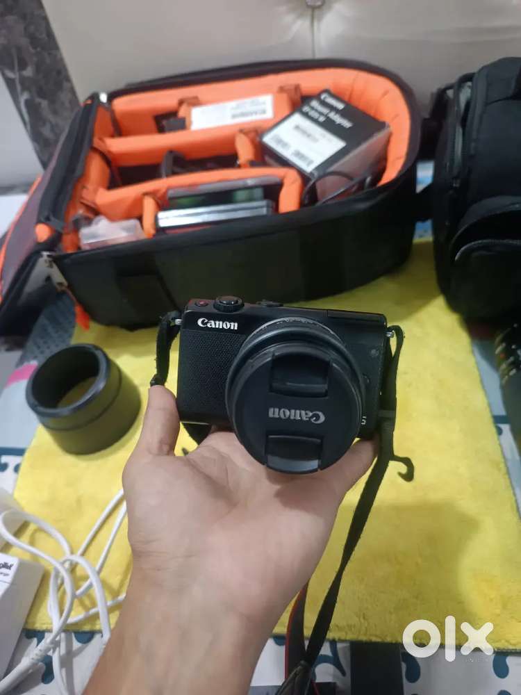 Canon M100