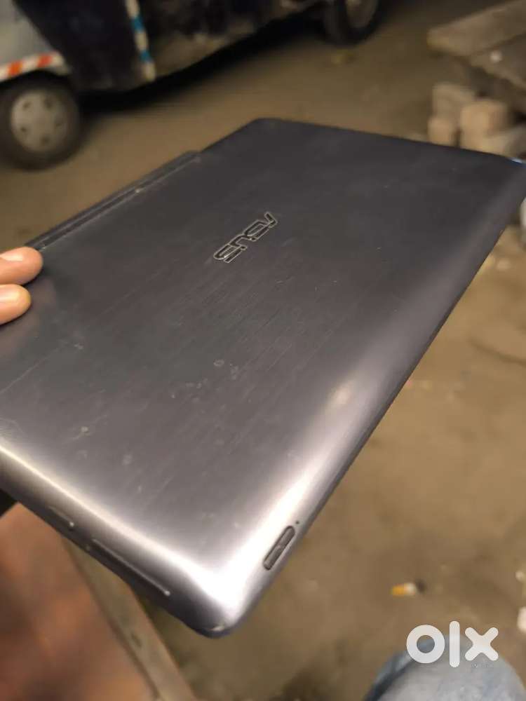 Laptop of Ases company touch screen