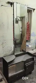 Dressing table