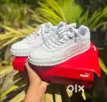 Puma white sneaker shoes