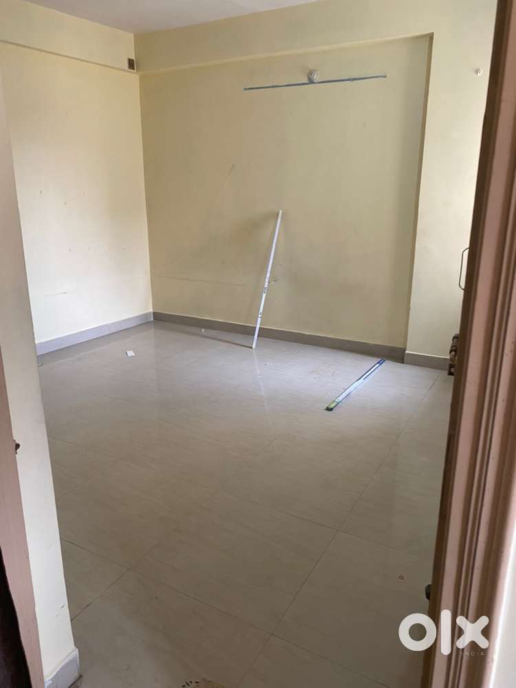 Looking for female flatmate