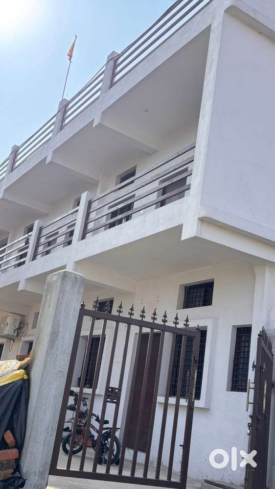 1 BHK/1Rk available,100 metre from railway st